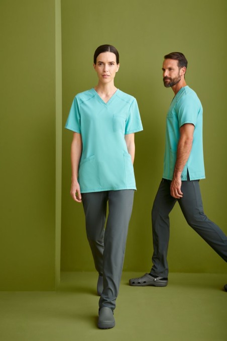 Casaca Sanitaria Cuello V Phoenix 23.24 – WORKERS UNIFORMES