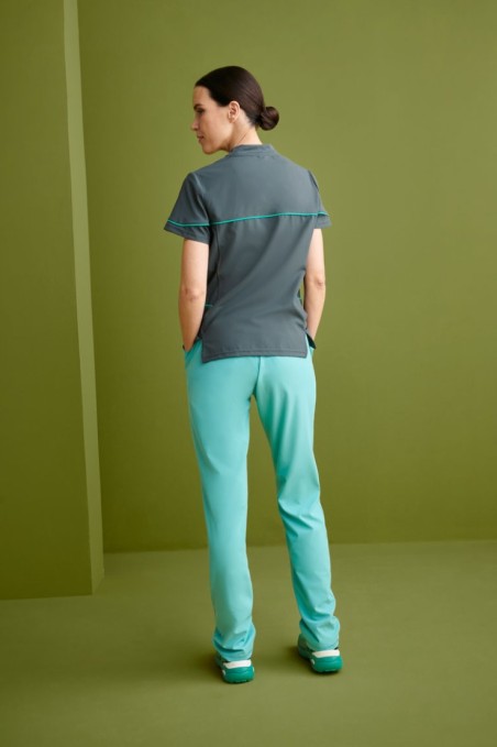 Casaca Sanitaria Cuello V Rib Slim Fit – WORKERS UNIFORMES