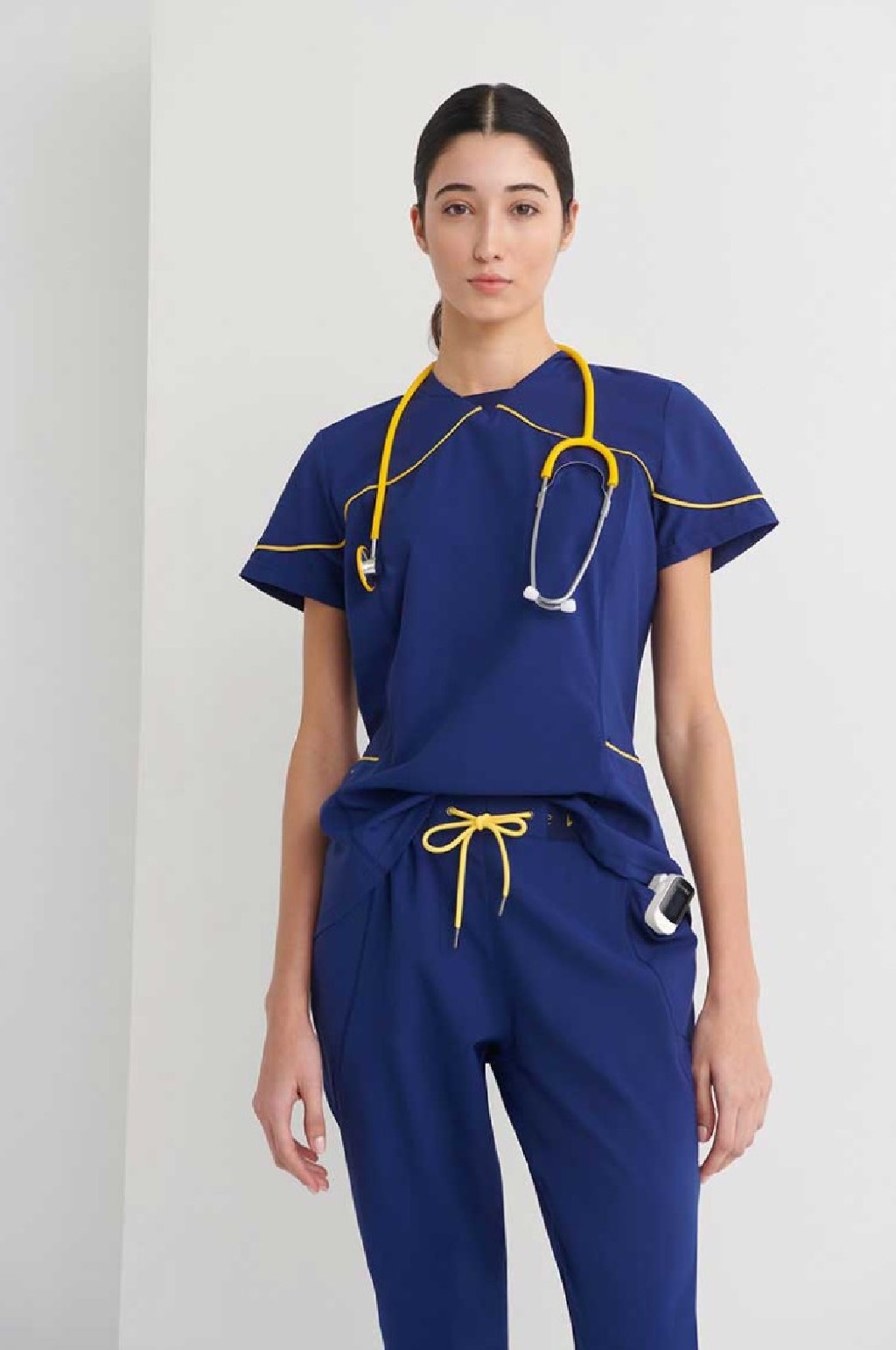 Casaca Sanitaria Cuello V Rib Slim Fit – WORKERS UNIFORMES