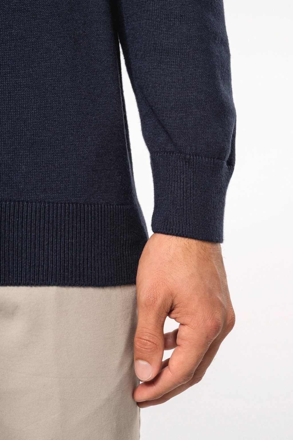 Jersey Cuello de Pico Hombre Kariban K965| Uniforme Profesional Elegante | Workers Uniformes